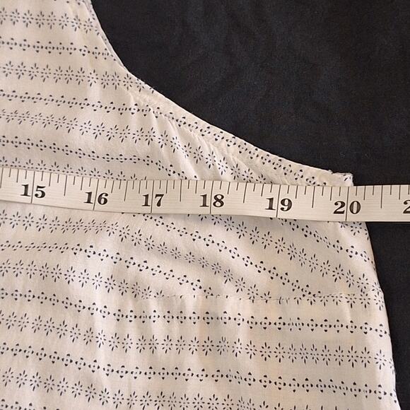 Old Navy Sleeveless Top Women's Large Lightweight Flowy Keyhole Geometric Layer - Picture 5 of 8